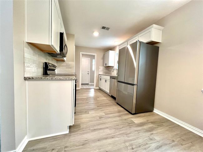 813 Cedar Lawn Dr, House other with 3 bedrooms, 2 bathrooms and null parking in Alvin TX | Image 5