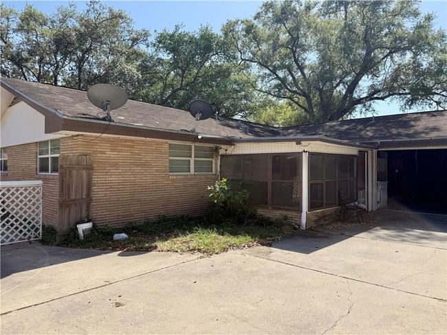 1710 Santa Cecilia Dr, House other with 3 bedrooms, 2 bathrooms and null parking in Kingsville TX | Image 14