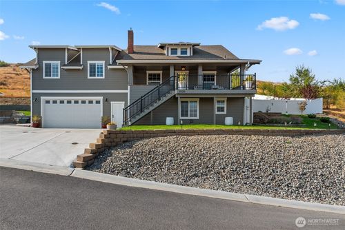 1020 Joni Ln, Wenatchee, WA, 98801-4516 | Card Image