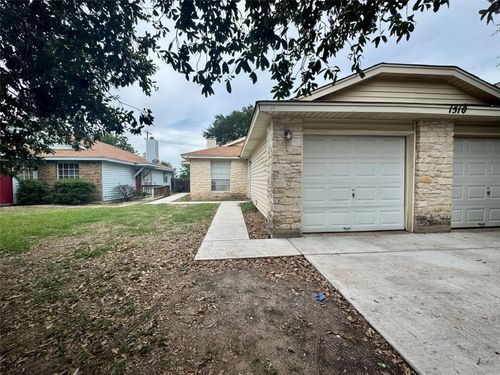 apt-a-1510 S Medina St, Lockhart, TX, 78644-3893 | Card Image