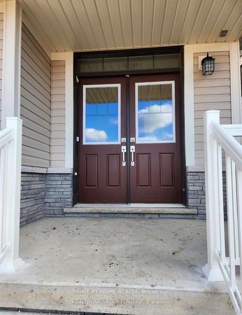 77 Wintergreen Cres, Caledonia, ON, N3W0H8 | Card Image
