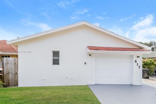 617 S A St, Lake Worth, FL, 33460-4701 | Card Image