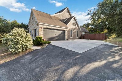 211 Bentwood Dr, House other with 4 bedrooms, 3 bathrooms and null parking in Spring Branch TX | Image 3