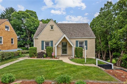 1406 Blossom Hill Rd, Castle Shannon, PA, 15234-2338 | Card Image
