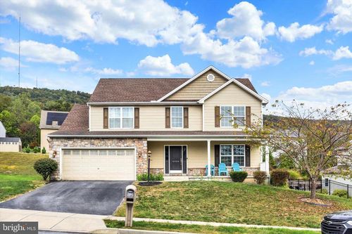 2224 Northview Ln, HARRISBURG, PA, 17110-3913 | Card Image