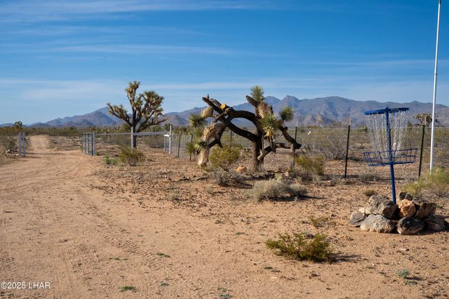 Driveway entrance | Image 47