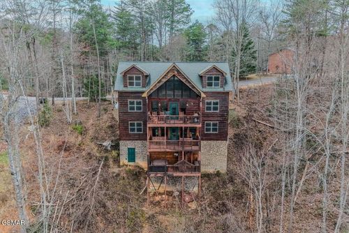 4170 Chamberlain Ln, Sevierville, TN, 37862-8158 | Card Image