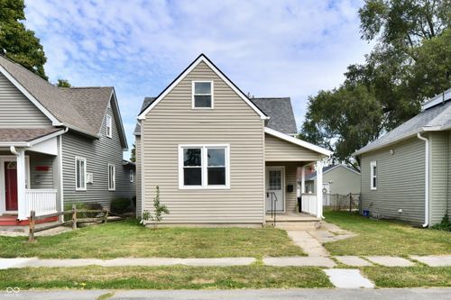 1304 S H St, Elwood, IN, 46036-2352 | Card Image