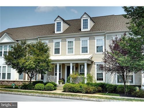 1015 Fisher St, CHESTER SPRINGS, PA, 19425-3804 | Card Image