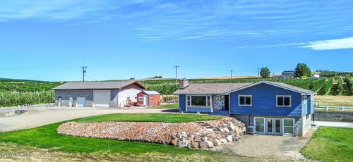2301 Houghton Rd, Zillah, WA, 98953-9657 | Card Image