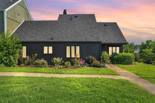 210 Raintree Dr, Hermitage, TN, 37076-2812 | Card Image