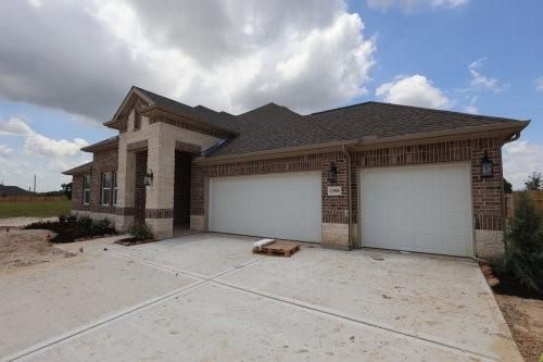 12906 Old Fashion Cir, Mont Belvieu, TX, 77535-5817 | Card Image