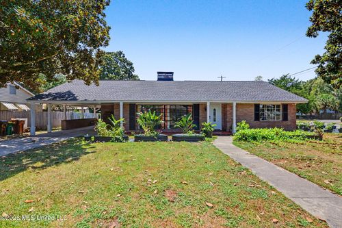 1095 Columbus Street, Biloxi, MS, 39530 | Card Image