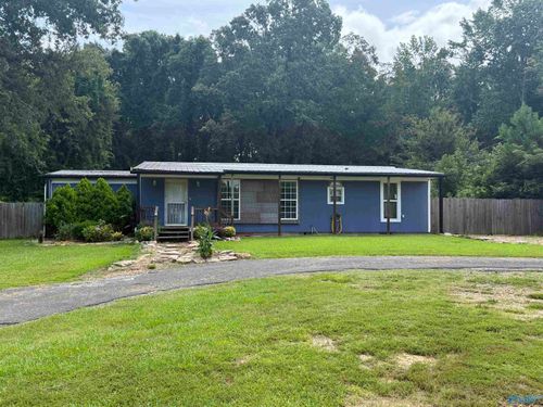 311 Stinson St, Centre, AL, 35960-2122 | Card Image
