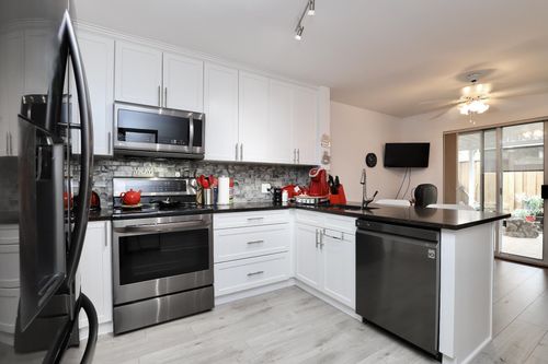 8-22308 124 Ave, Maple Ridge, BC, V2X0R6 | Card Image