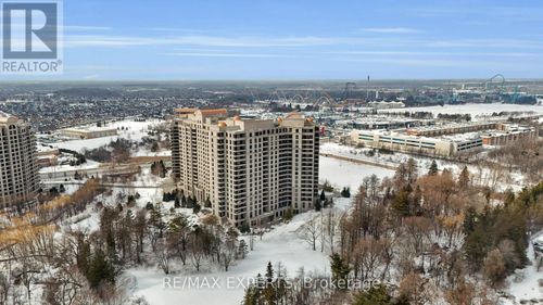 701-9255 Jane St, Vaughan, ON, L6A0K1 | Card Image