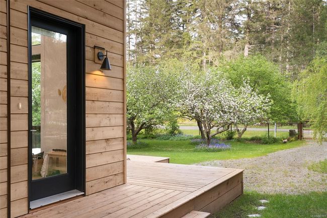 585 Wildwood Cres, House other with 1 bedrooms, 1 bathrooms and 3 parking in Gabriola Island BC | Image 50