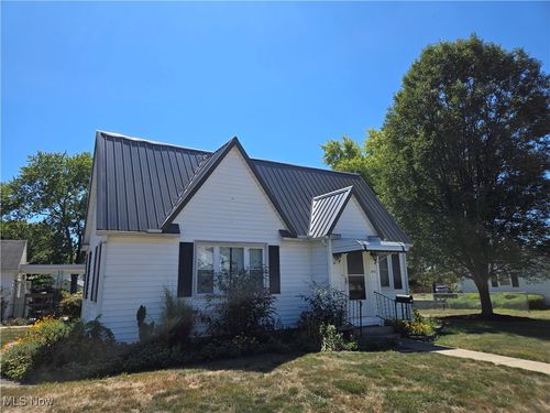 272 Lewis Ave Nw, New Philadelphia, OH, 44663-1364 | Card Image