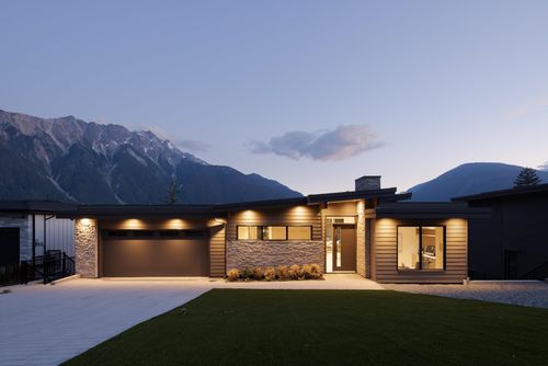 7681 Cerulean Dr, Pemberton, BC, V0N2L3 | Card Image