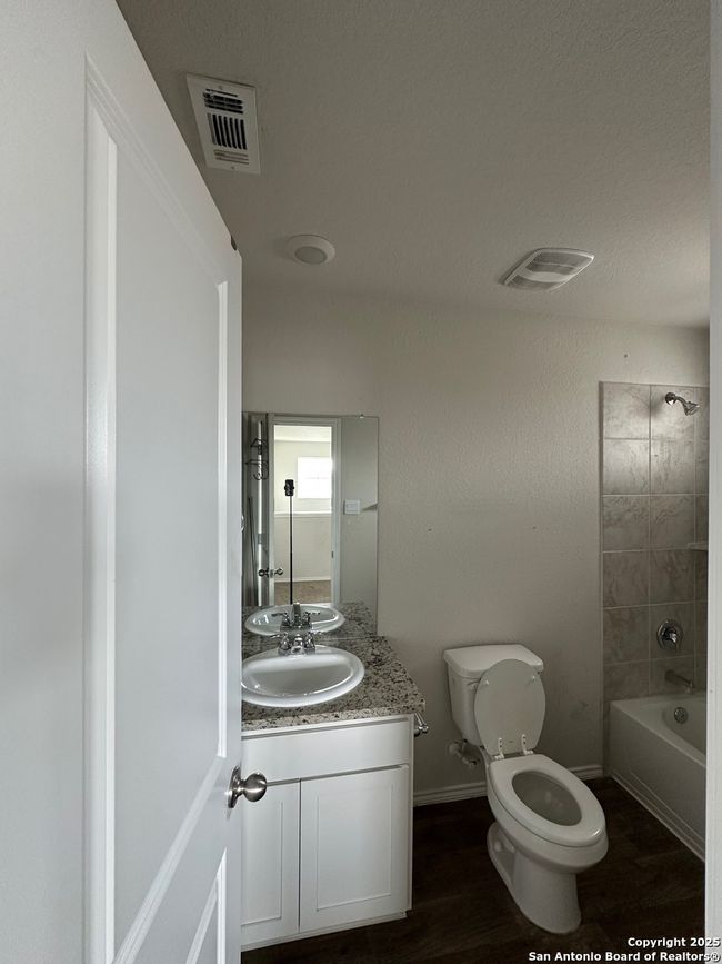 15730 Smoky Honeyeater, House other with 3 bedrooms, 3 bathrooms and null parking in San Antonio TX | Image 25