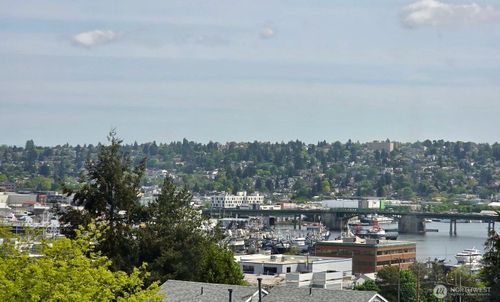 3835 25th Avenue W, Seattle, WA, 98199 | Card Image