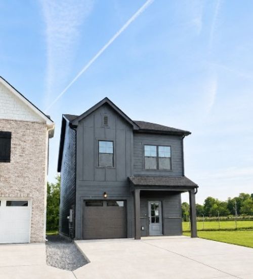 561 Twyla Dr, Lebanon, TN, 37087-1560 | Card Image