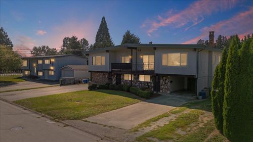 9229 James St, Chilliwack, BC, V2P6G8 | Card Image