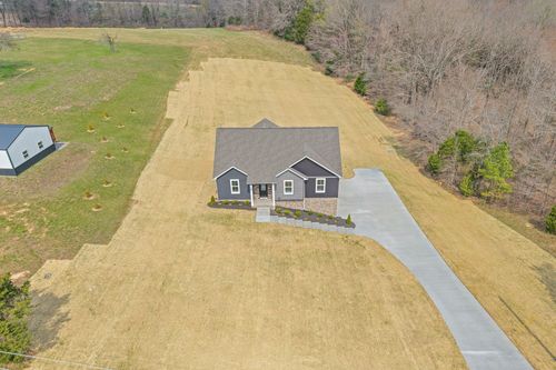 1215 Southside Rd, Southside, TN, 37171-9027 | Card Image