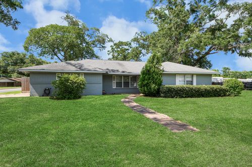 2601 Holly St, Liberty, TX, 77575-4322 | Card Image