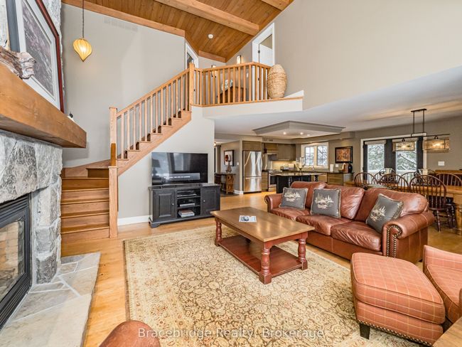 SANDFIELD-5-W10 - 3876 Muskoka Rd Hwy 118 N/A W, Condo with 3 bedrooms, 4 bathrooms and null parking in Muskoka Lakes ON | Image 4
