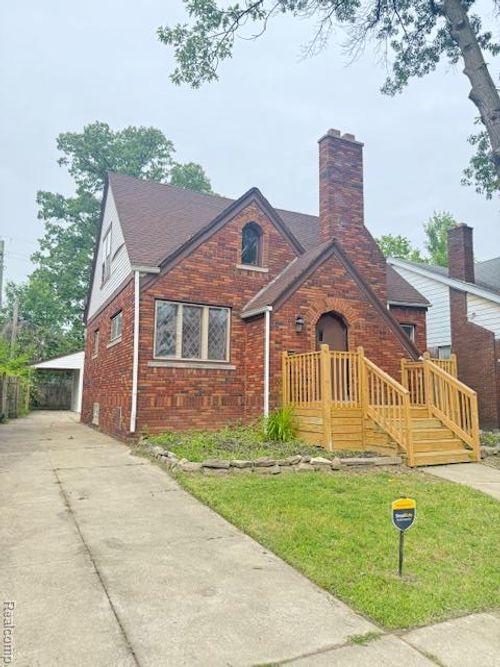 5215 Buckingham Ave, Detroit, MI, 48224-3252 | Card Image