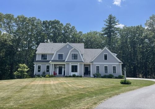 82 Chestnut Ln, Carlisle, MA, 01741-1158 | Card Image