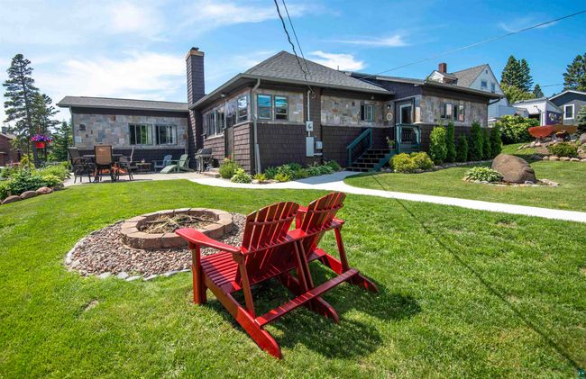 206 N Broadway Ave, House other with 2 bedrooms, 2 bathrooms and null parking in Grand Marais MN | Image 4