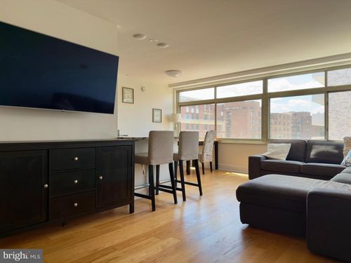 704-2401 H St Nw, WASHINGTON, DC, 20037-2581 | Card Image