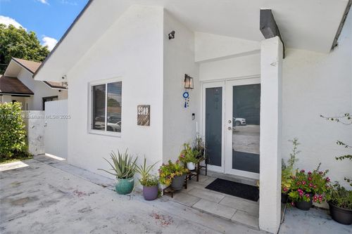 2309 Sw 62nd Ct, Miami, FL, 33155-2028 | Card Image