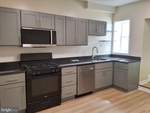 402 E Orange Street, LANCASTER, PA, 17602 | Card Image