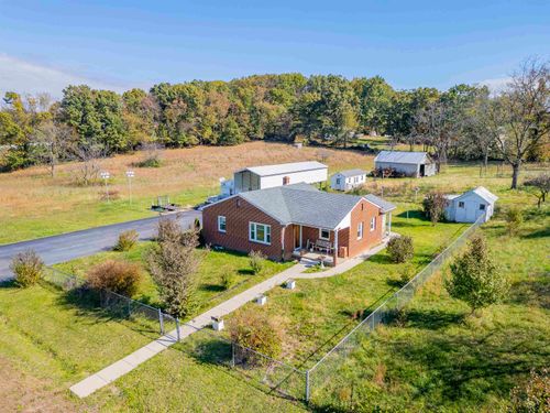 903 Entry School Rd, FISHERSVILLE, VA, 22939-3004 | Card Image