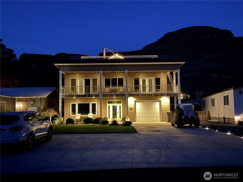 825 Hunter Ave Sw, Quincy, WA, 98848-9343 | Card Image