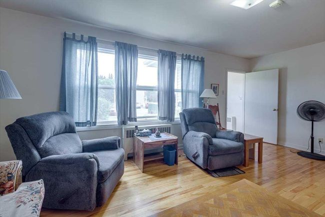 18 Poplar Cres, Home with 3 bedrooms, 2 bathrooms and 1 parking in Springbrook AB | Image 4