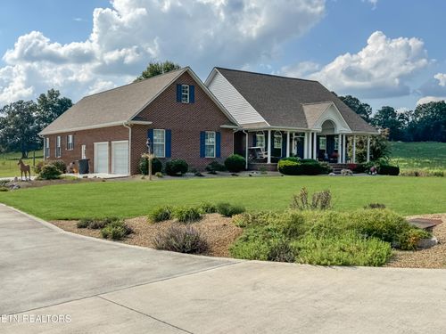 411 Robbins St, Sweetwater, TN, 37874-2339 | Card Image