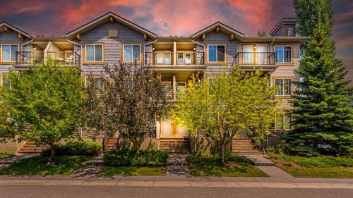 152 Mckenzie Towne Lane Se, Calgary, AB, T2Z1C4 | Card Image