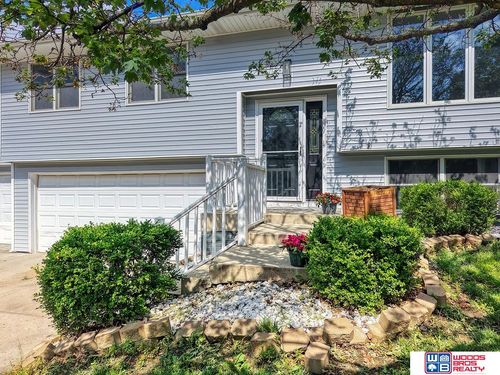 5200 Tipperary Trl, Lincoln, NE, 68512-1459 | Card Image