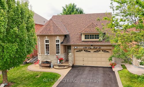 upper-138 Van Scott Dr, Brampton, ON, L7A1N5 | Card Image