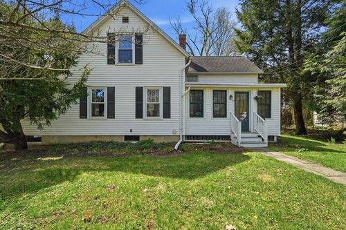 35 Taylor St, Amherst, MA, 01002-2136 | Card Image