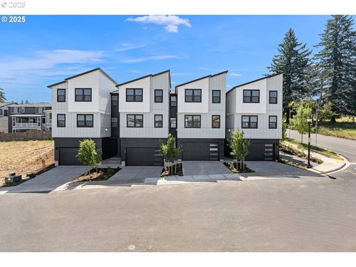 3984 Nw 64th Ave, Camas, WA, 98607-8061 | Card Image