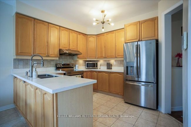 462 Reeves Way Blvd, House other with 4 bedrooms, 4 bathrooms and 3 parking in Stouffville ON | Image 9