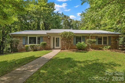709 Forest Ridge Dr, Hendersonville, NC, 28791-8617 | Card Image