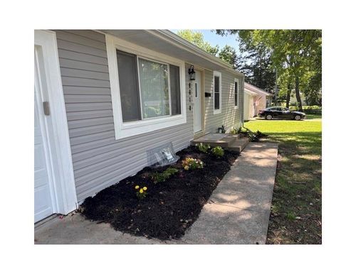 8818 E 80th Ter, Raytown, MO, 64138-1501 | Card Image