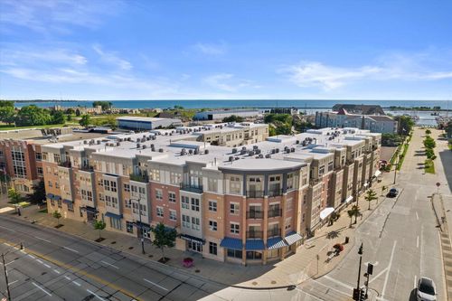 422-141 Main Street, RACINE, WI, 53403 | Card Image