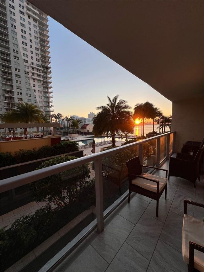 APT-704 - 1155 Brickell Bay Dr, Condo with 3 bedrooms, 2 bathrooms and null parking in Miami FL | Image 45
